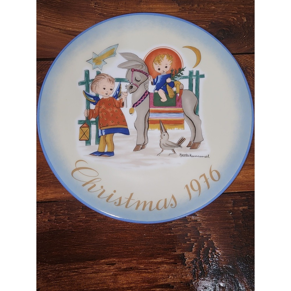 Sister Berta Hummel "Sacred‎ Journey" 1976 Christmas Plate